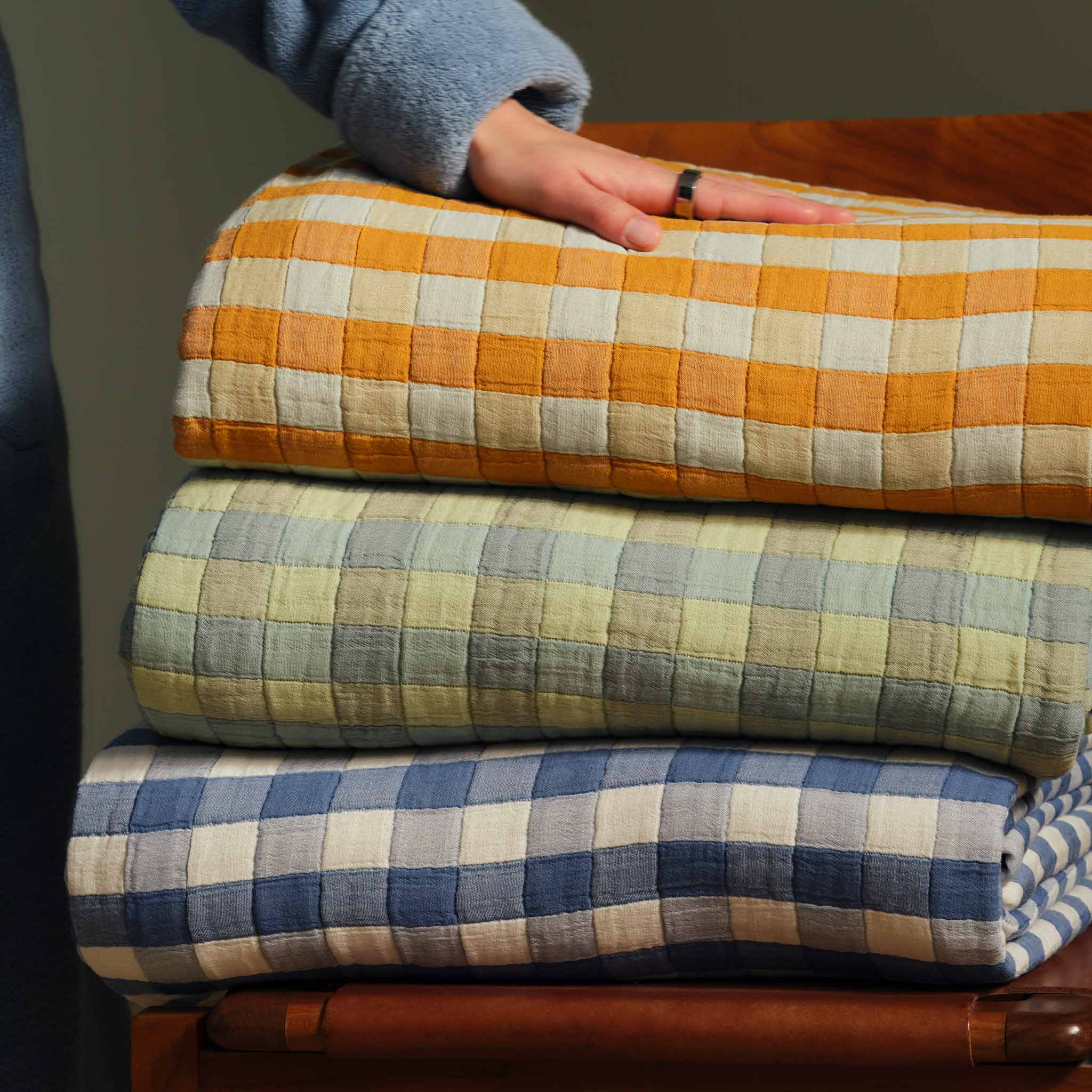 Breezeweave Cotton Gingham Bed Blanket - Image 15