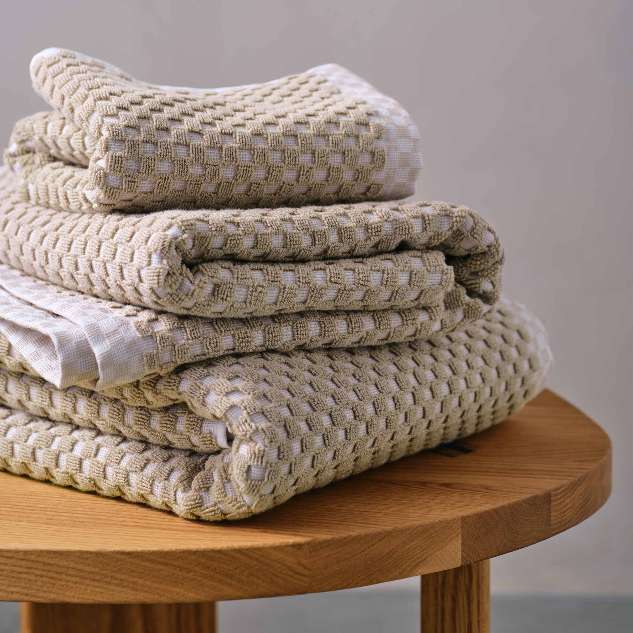 Checkered Jacquard Bath Sheets Set of 2 - Last Call - Image 12