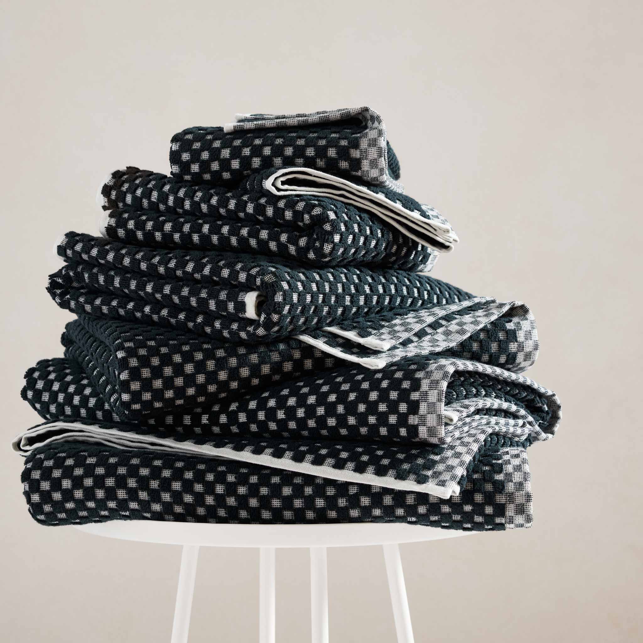Checkered Jacquard Bath Sheets Set of 2 - Last Call - Image 6