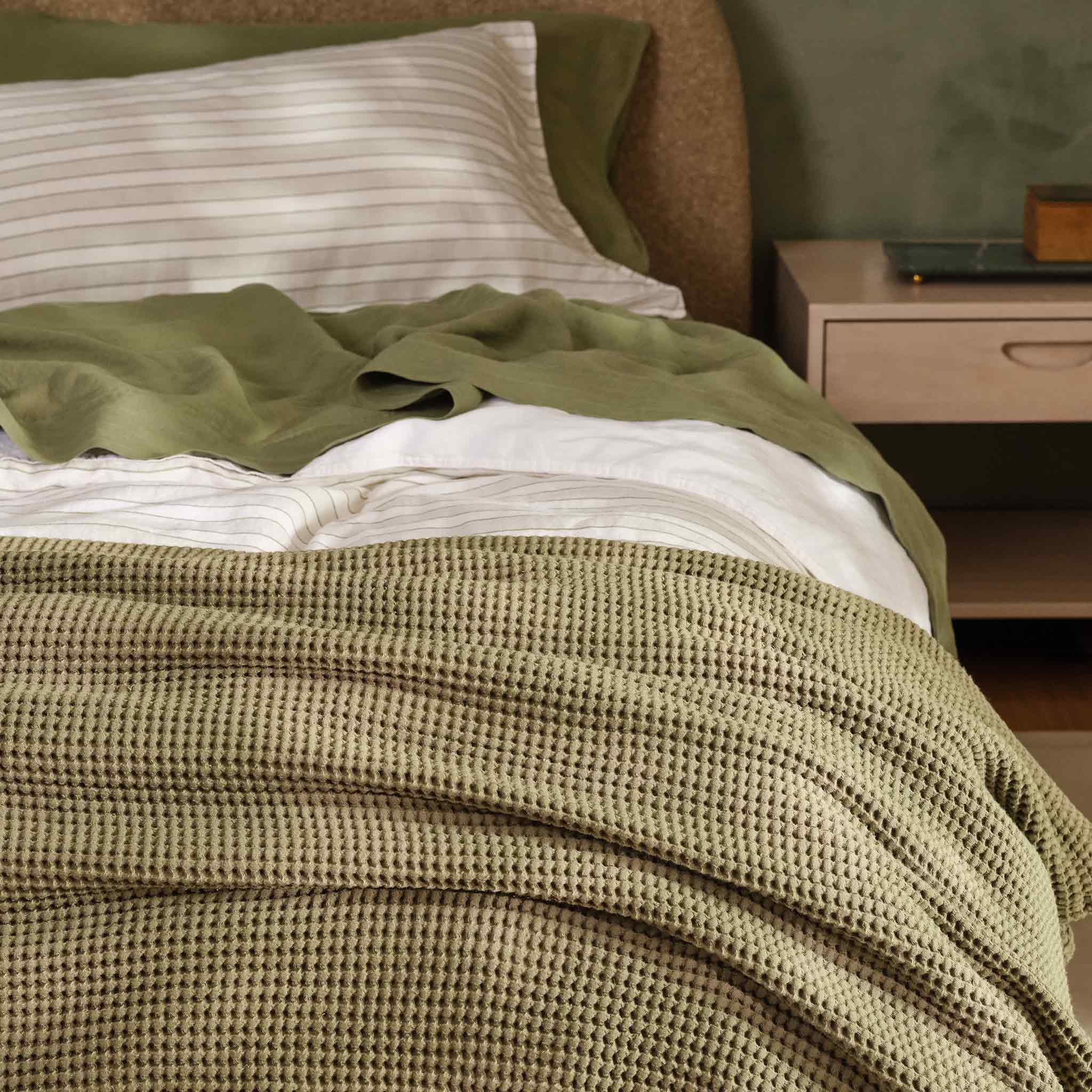 Dreamweave Waffle Bed Blanket - Last Call - Image 7