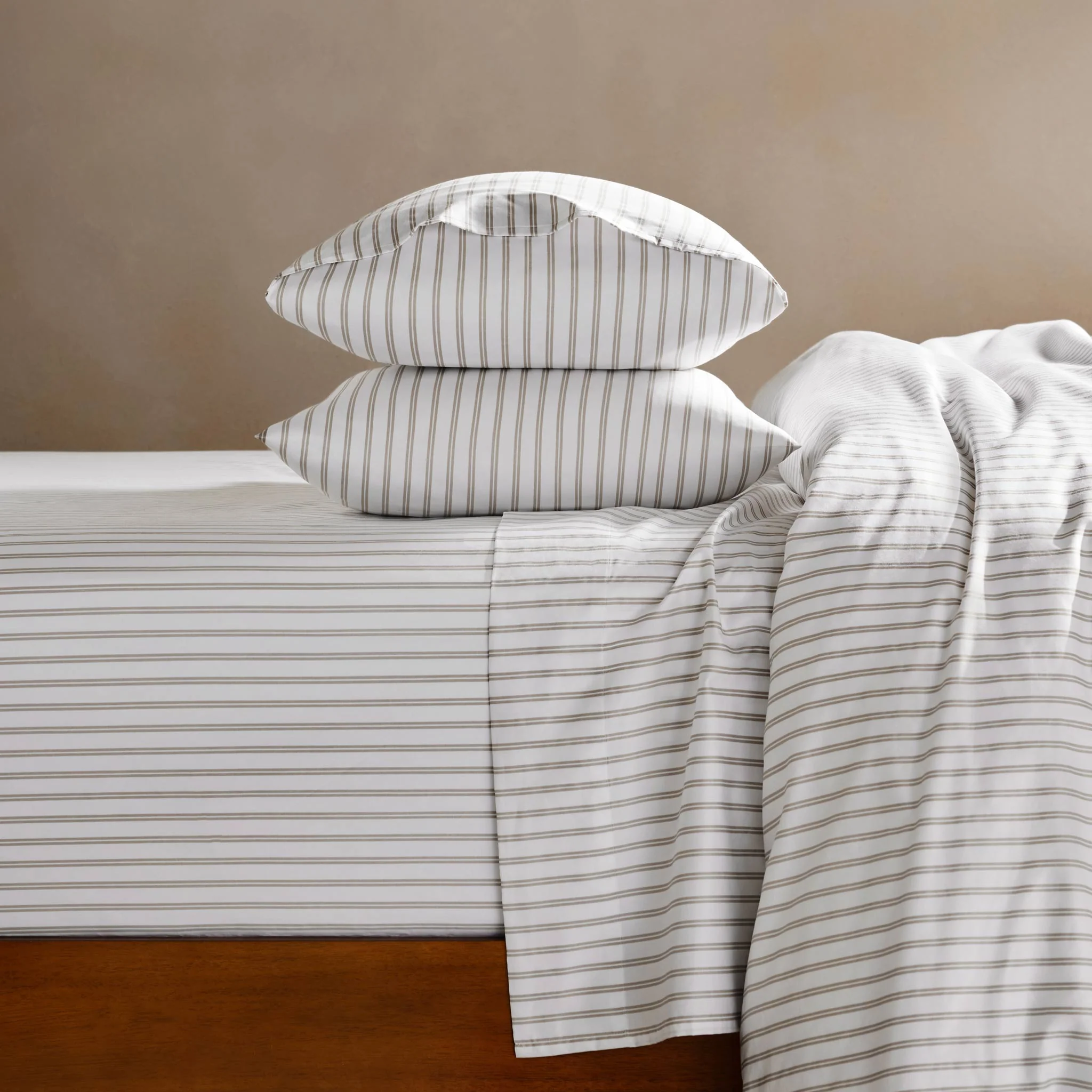 Luxe Sateen Fitted Sheet - Image 44