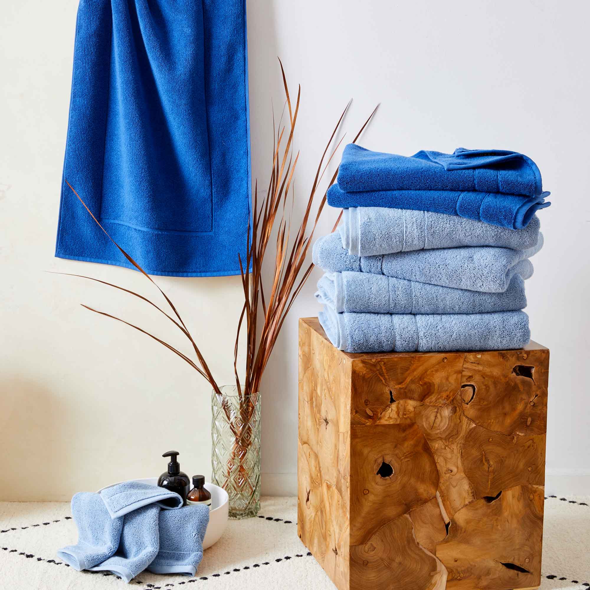 Rewards Super-Plush Hand Towels Set of 2 - Image 43