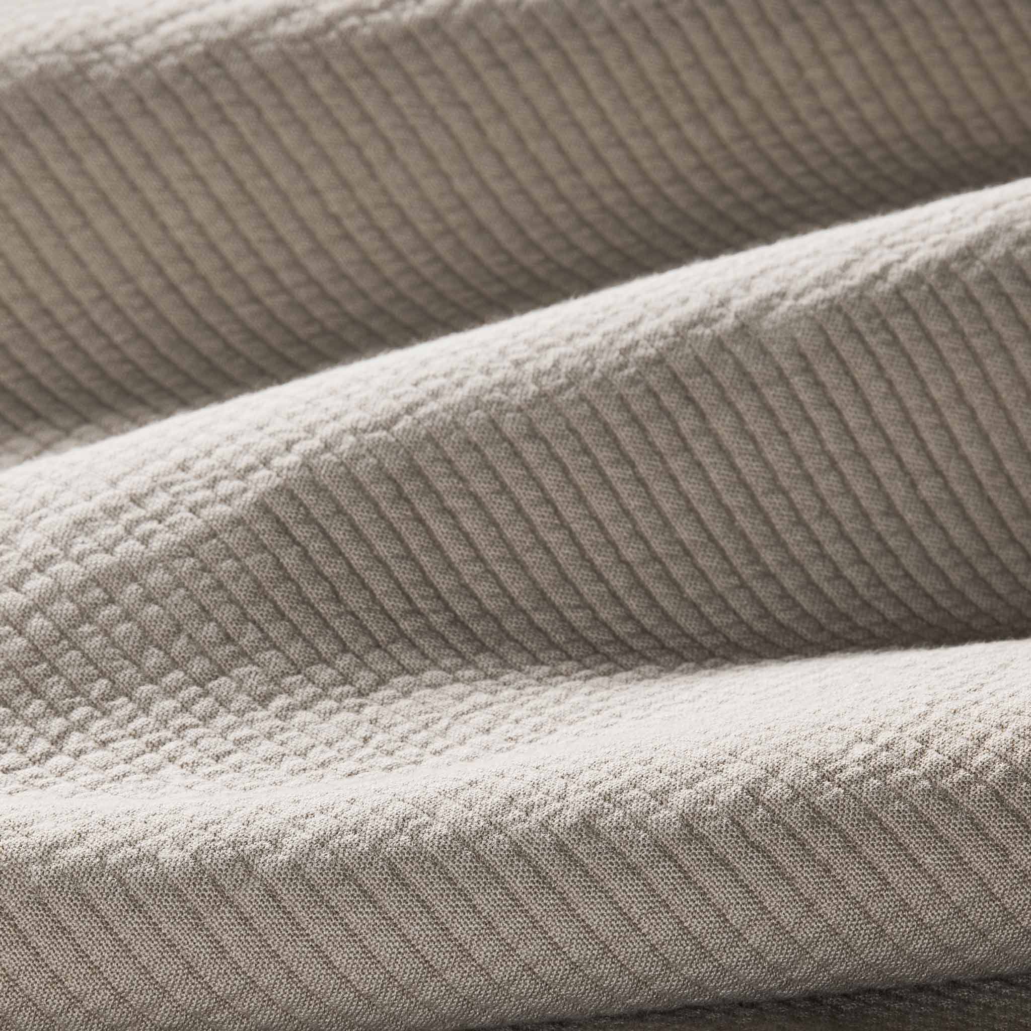Ribbed Matelasse Quilt - Image 6