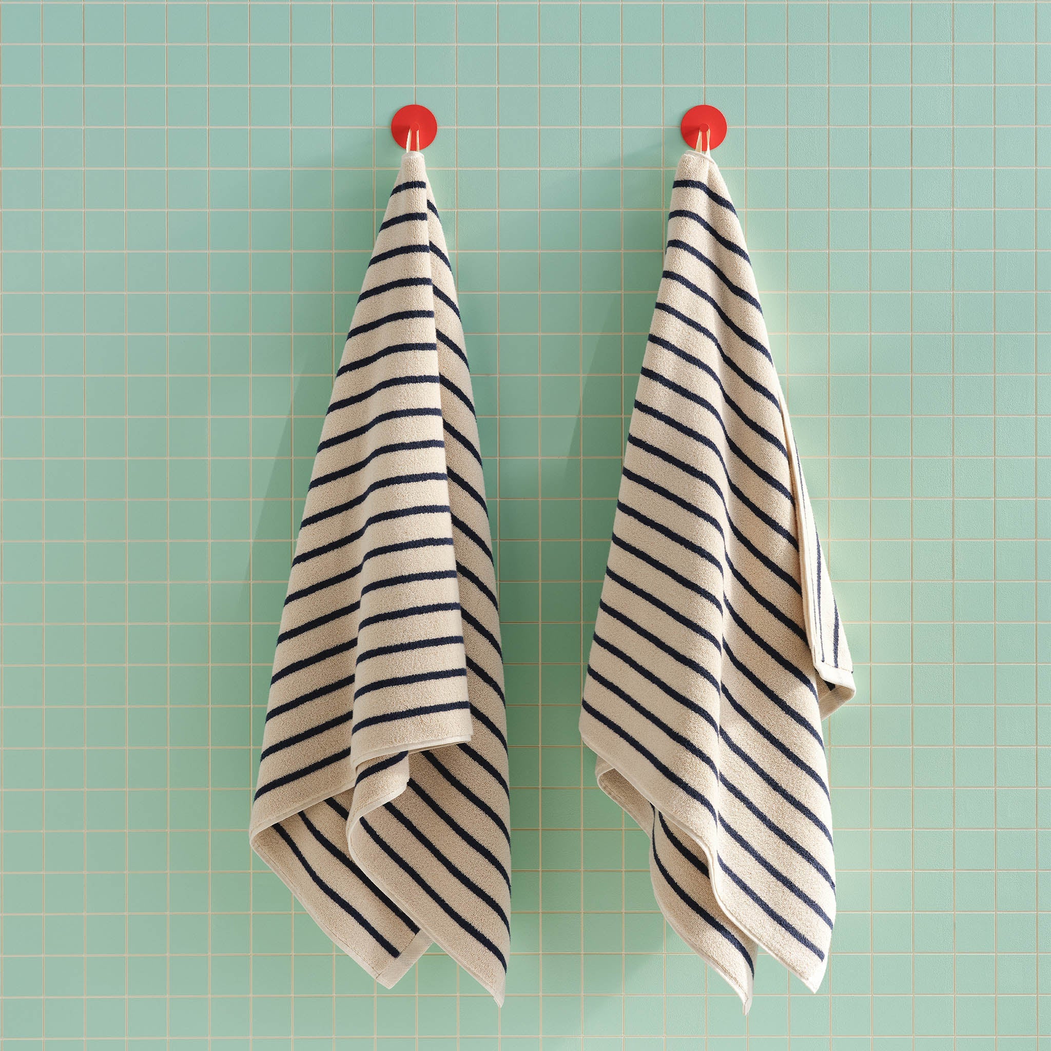 Super-Plush Towel and Robe Bundle - Image 19