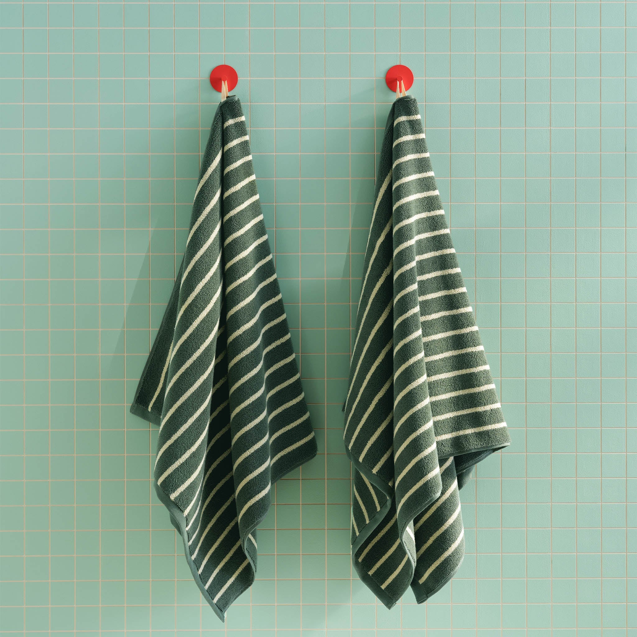 Super-Plush Towel and Robe Bundle - Image 21